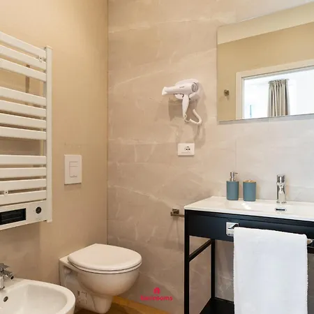 Pensión Barirooms - District 198